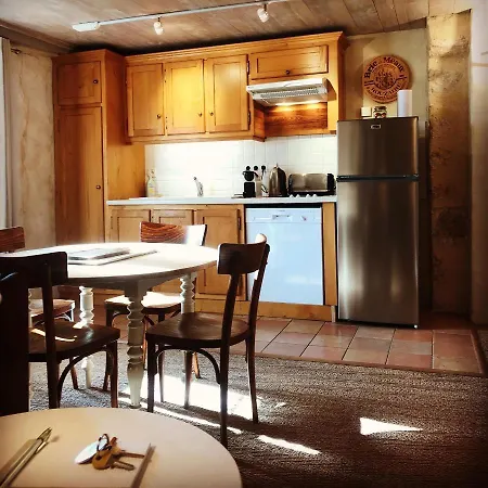Bed & Breakfast Logis Saint-flaceau 4*