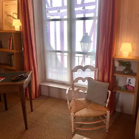 Logis Saint-flaceau Bed & Breakfast *