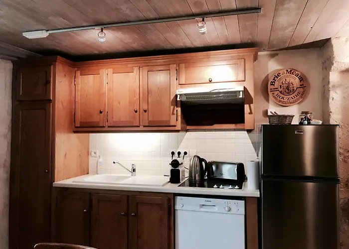 Logis Saint-flaceau Oda ve Kahvaltı 4*