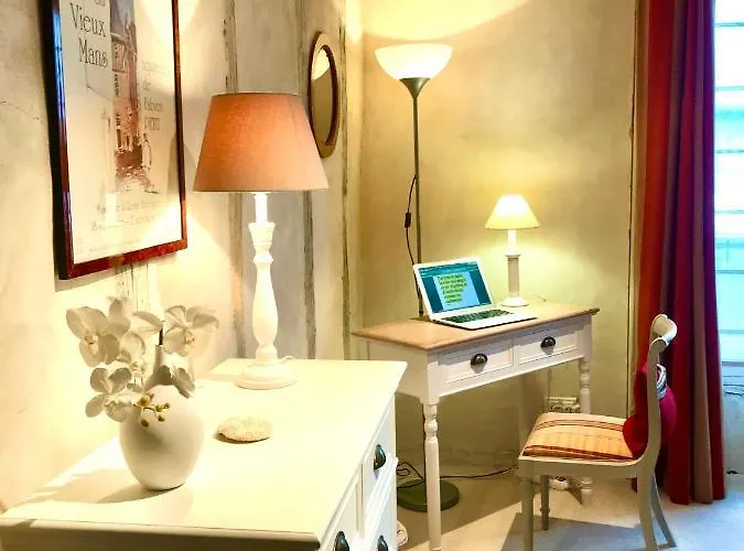 Oda ve Kahvaltı Logis Saint-flaceau 4*