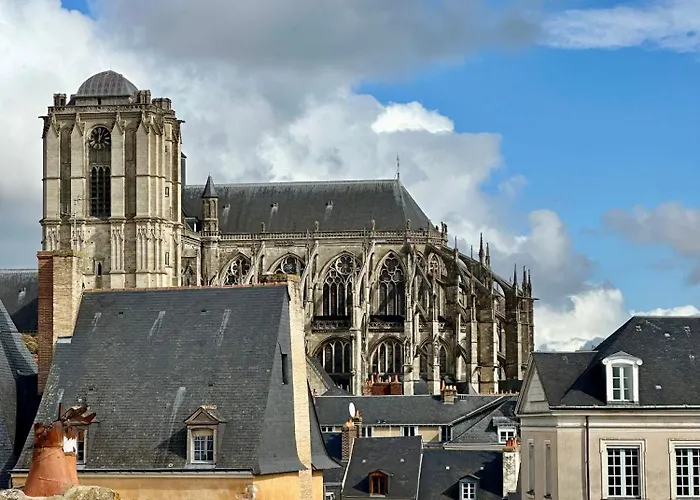 Bed & Breakfast Logis Saint-flaceau 4*